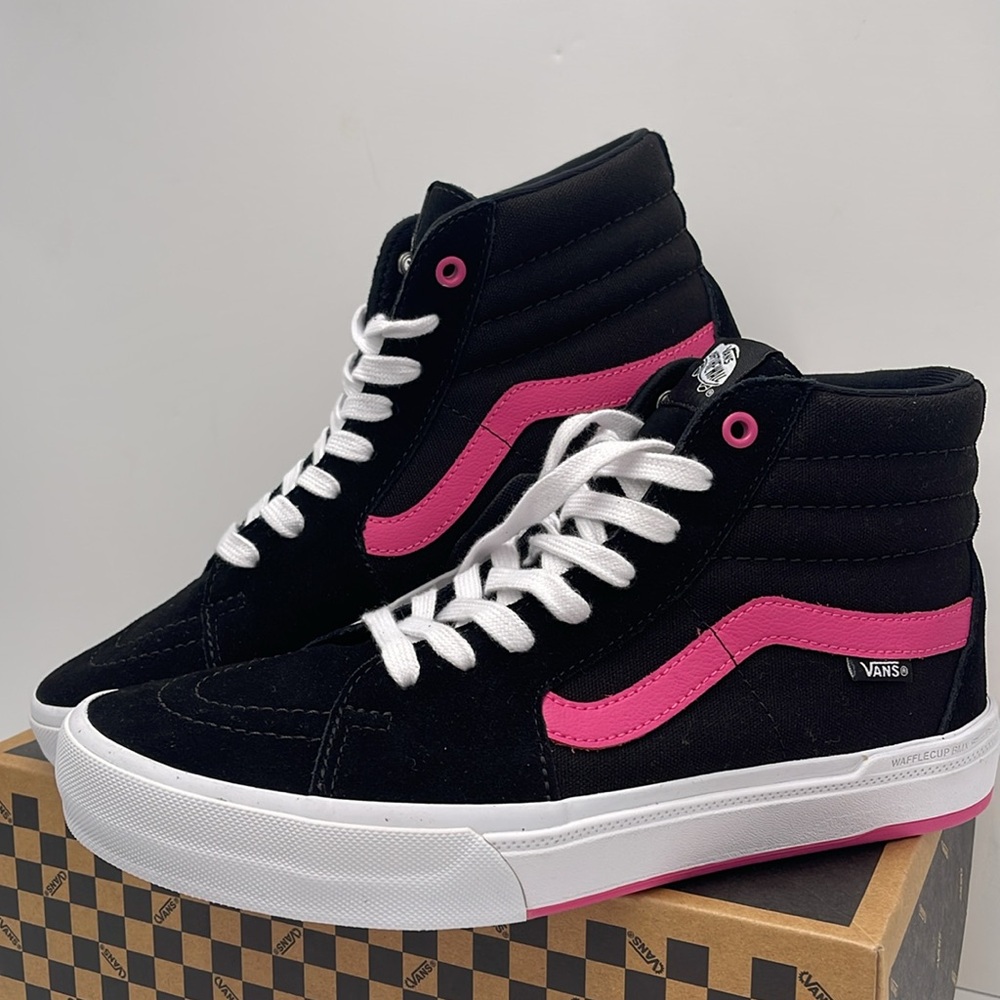 Vans WMNS Bmx Sk8-Hi Black/Magenta
VN0005V0KMN Sneakers - Picture 6 of 16